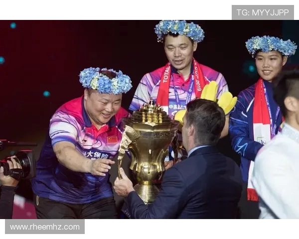 武汉羽毛球队在全国锦标赛积分榜上以82分稳居第一名展现强大实力