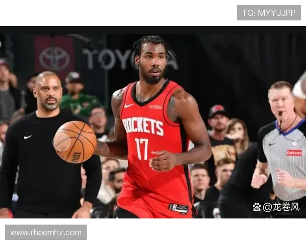 克林特卡佩拉：从默默无闻到NBA篮板王的奋斗历程与成就解析